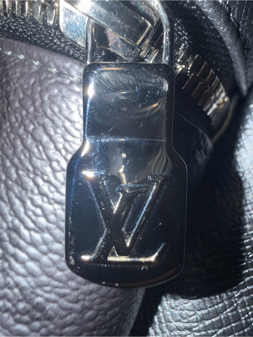 Louis Vuitton Black Textured Leather Interior Tag - Picture 13 of 16
